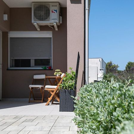 Apartment White Pearl Razanac Luaran gambar
