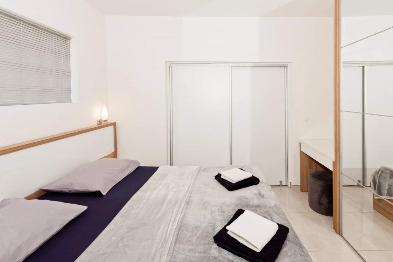 Apartment White Pearl Razanac Luaran gambar
