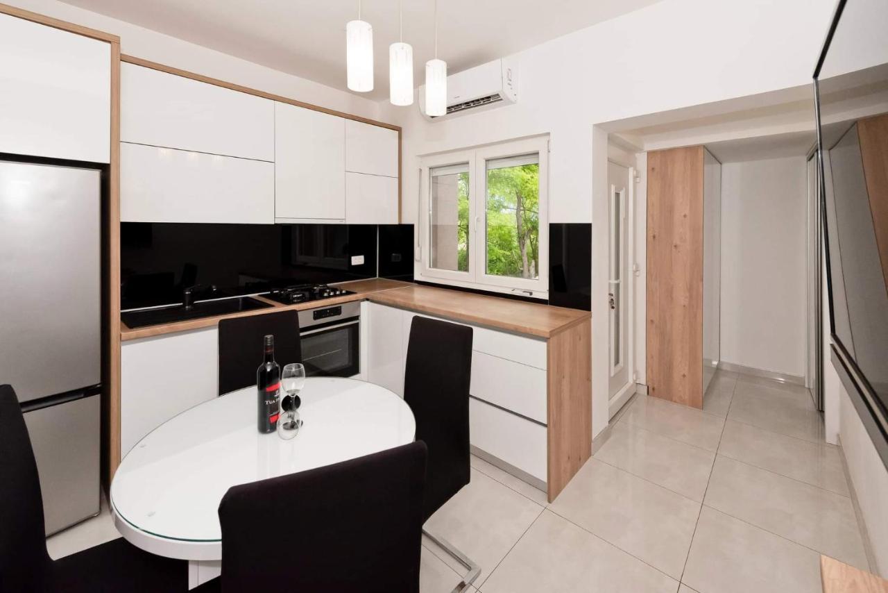 Apartment White Pearl Razanac Luaran gambar