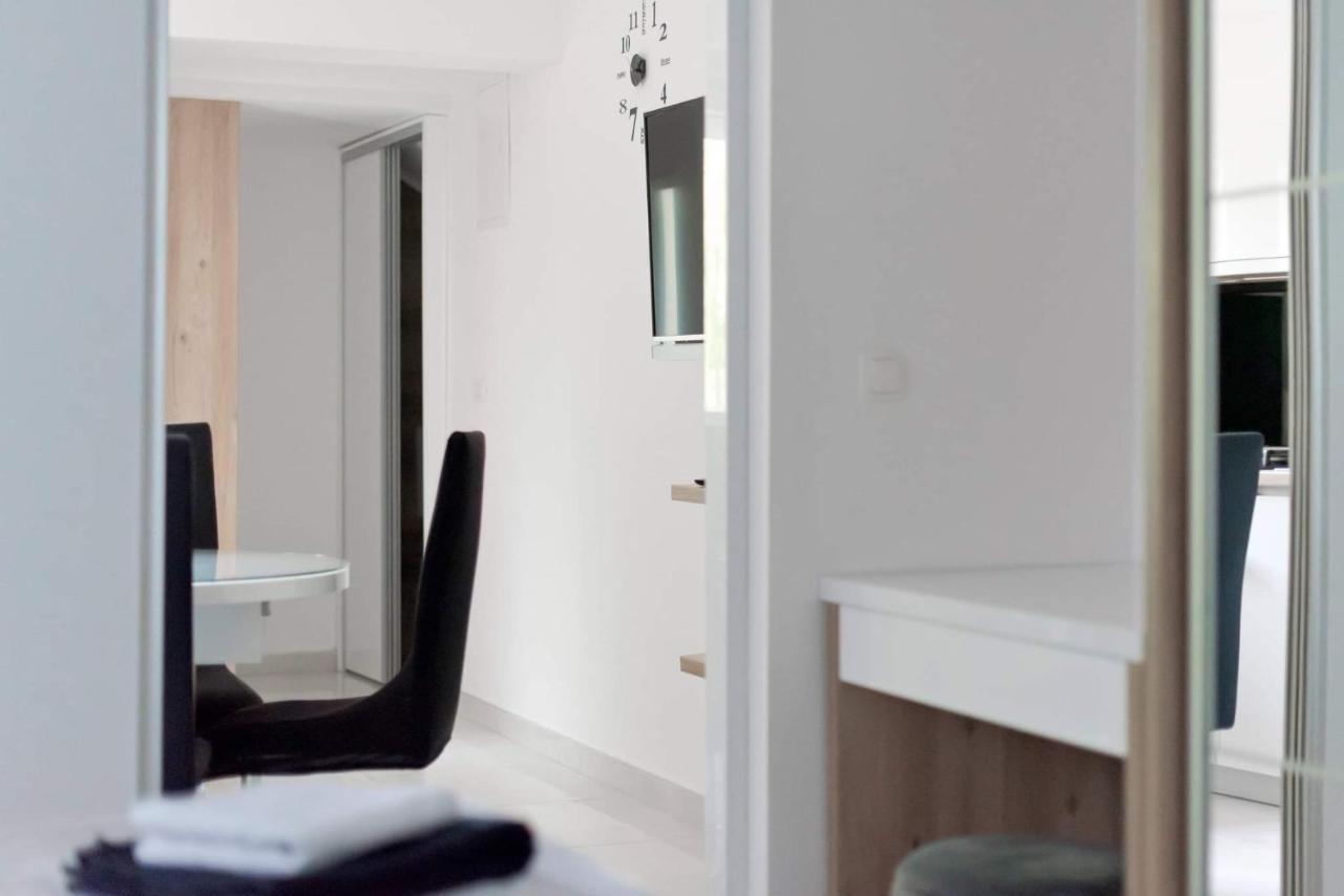 Apartment White Pearl Razanac Luaran gambar