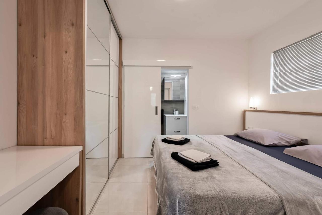 Apartment White Pearl Razanac Luaran gambar